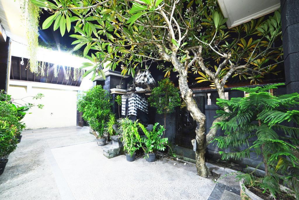 Ganggas Homestay Jimbaran  Exterior photo